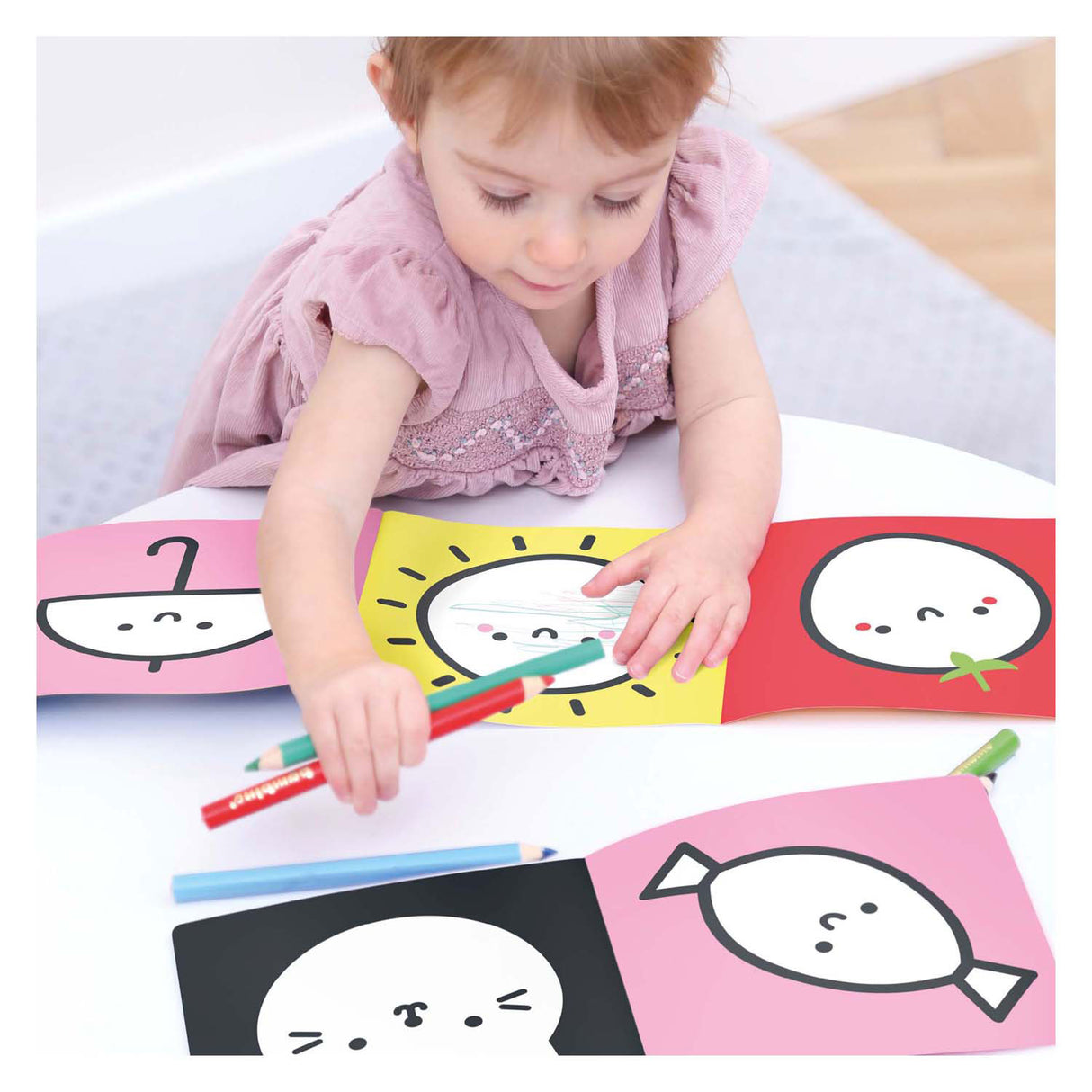 Panda banánová - omaľovánka s farbami rúčky na písanie