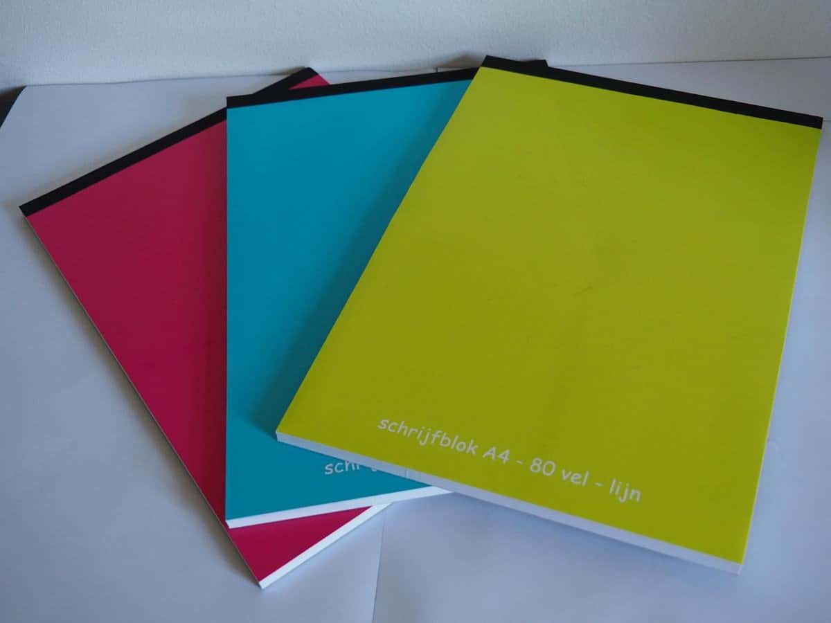 Van der Doelen 9 A4 writing pads in 3 different colours