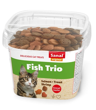 Copa de bocadillos de pez gato sanal gato