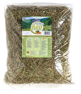 Naturaleza de conejito hierba fresca de heno jardinra