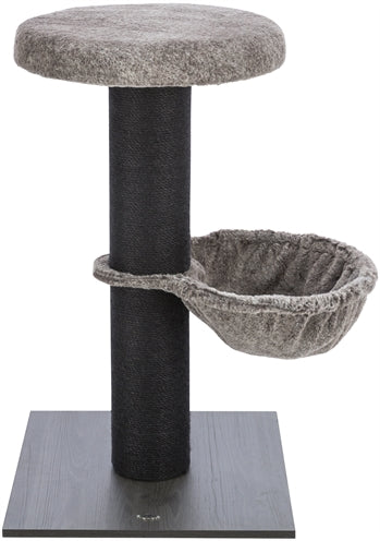 Trixie scratching post Mauricio Brown