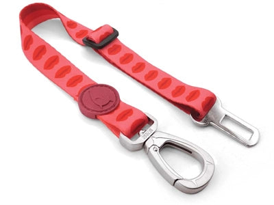 Morso Dog car seat belt recycled lipstick pink