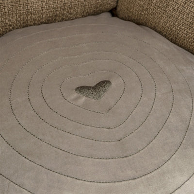 Leaba madra trixie viviana bhabhta donn