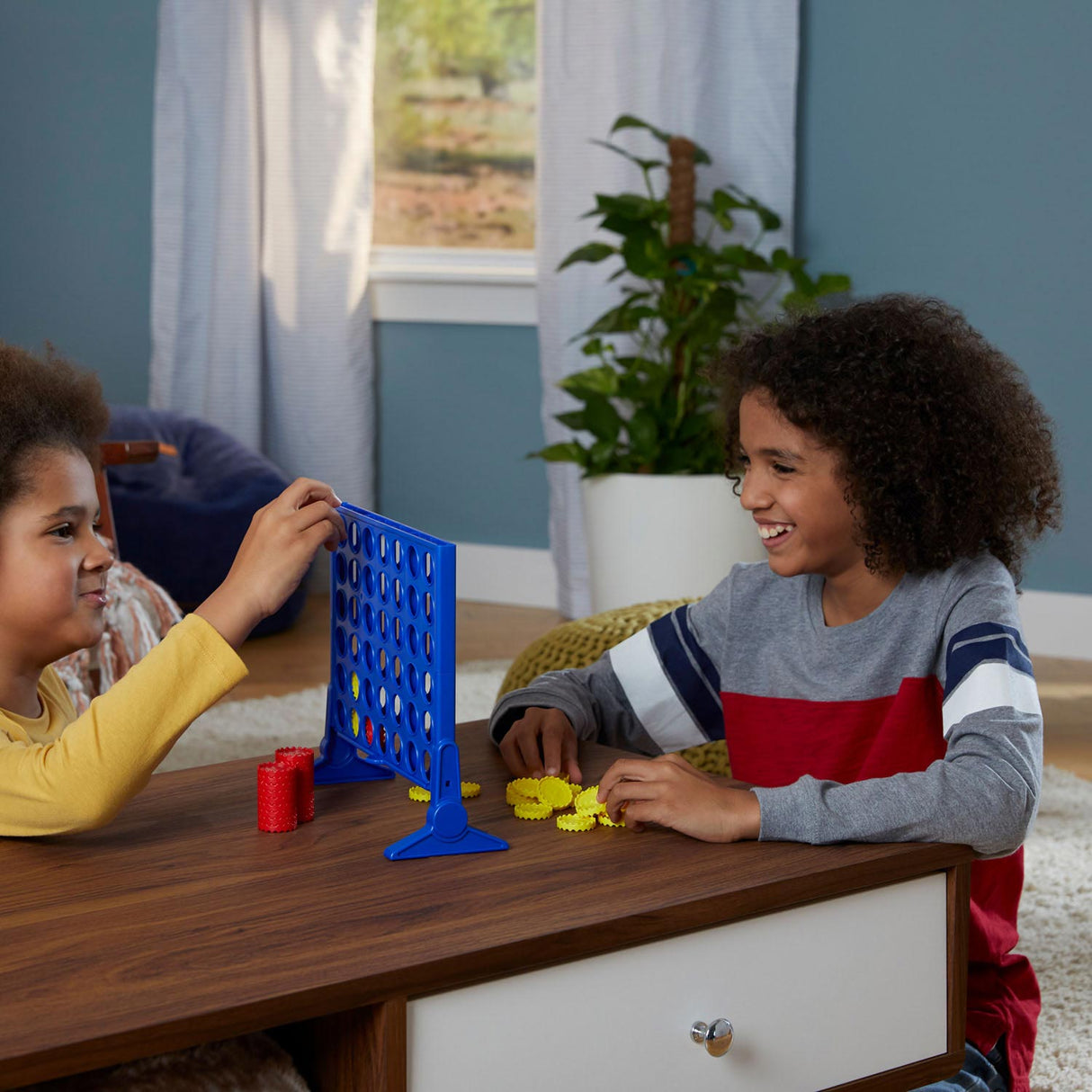 Hasbro 4 on a row - child's play