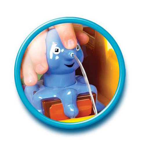 Tomy bath pirate ship