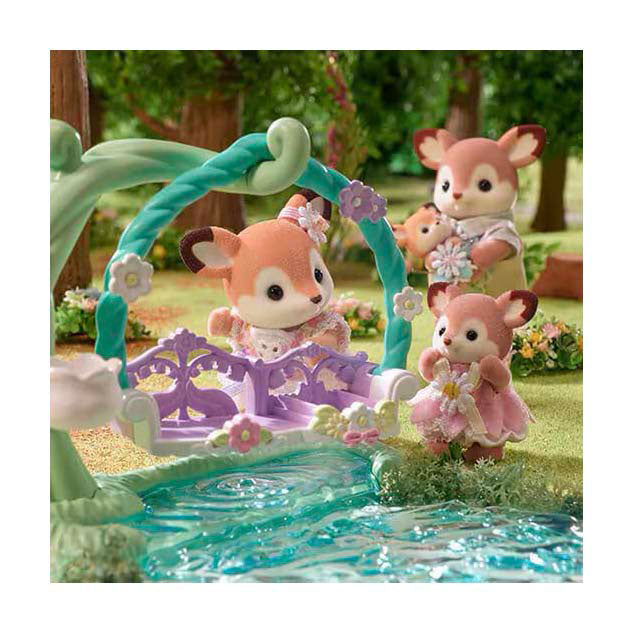 Époques des familles sylvaniennes bébé hetjes swing de fleur