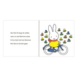 Centraal boekhuis nijntje op de fiets