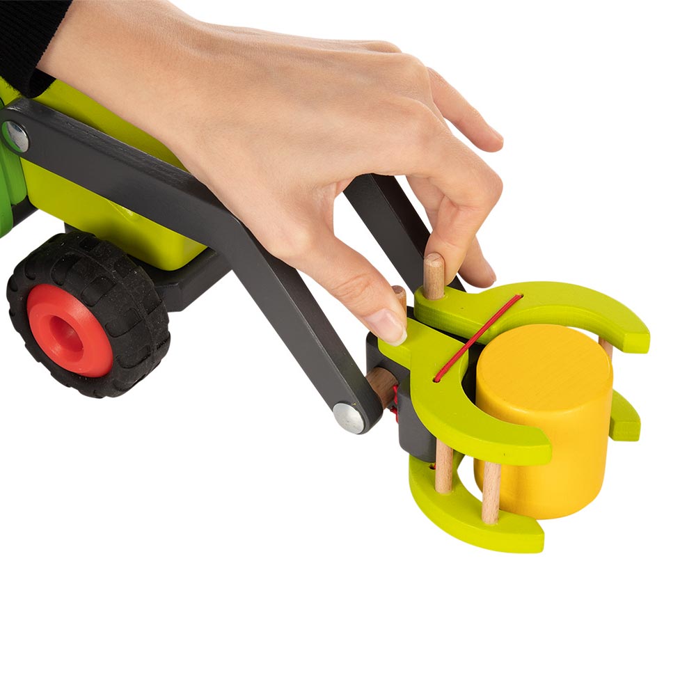 Goki dřevěný traktor s vagónem sena