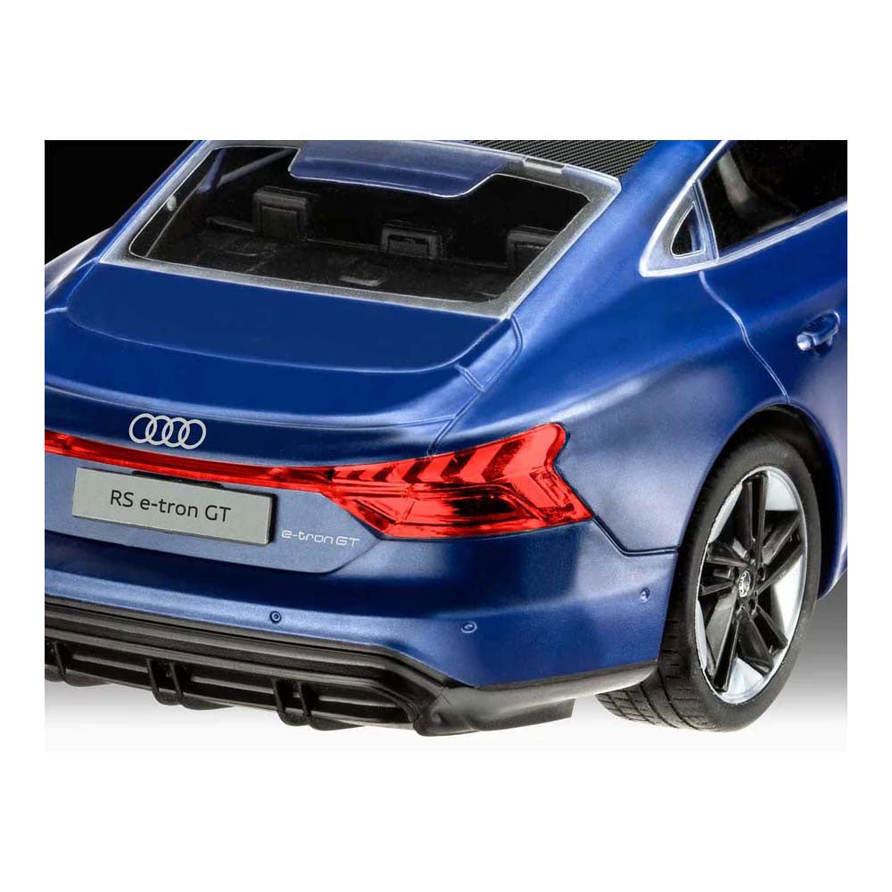 Revell model kit - audi rs e-tron gt 1:24 - 71 pcs.