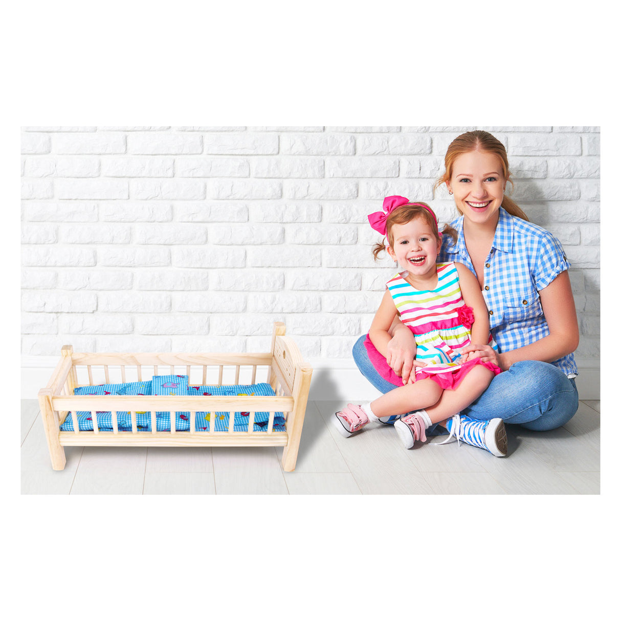 Liten fot - trämadsäng naturligtvis med sängkläder, 4LDG.