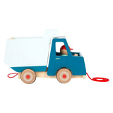 Figura de caminata de madera pequeña buikwrachtwagen