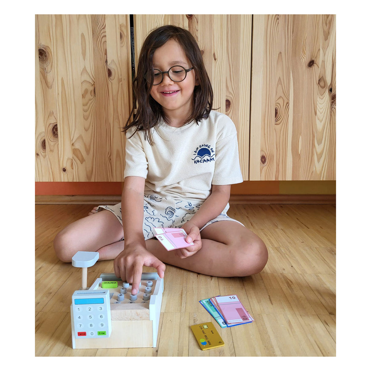 Small Foot - Wooden toy checkout with accessories, 15dlg.