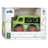 Drewniany jeep drewniany w małej stopie