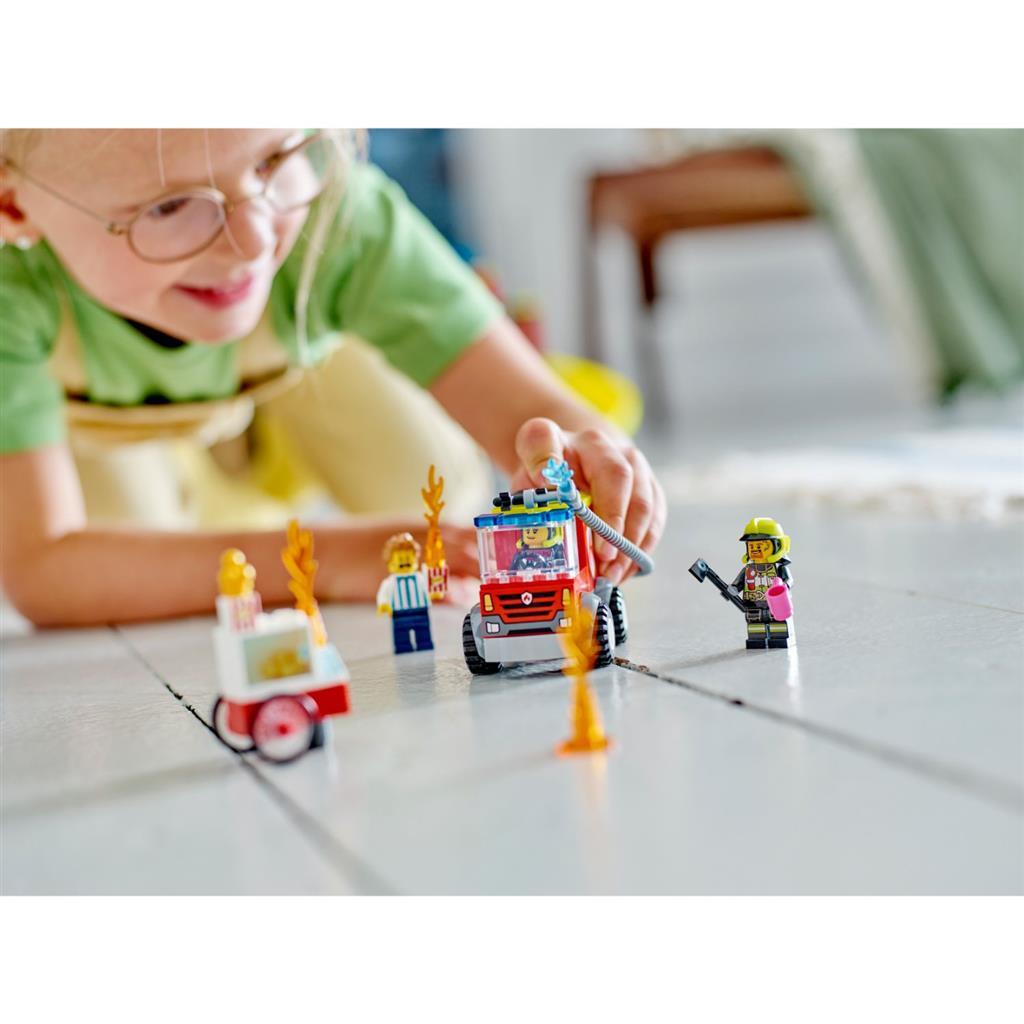 Hasičská stanice Lego City 60375 a hasičský vůz
