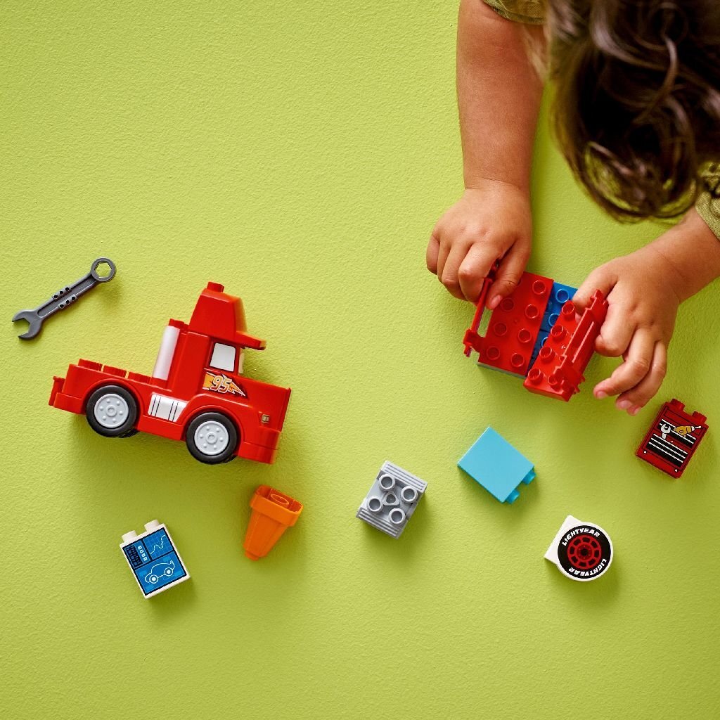 Lego duplo 10417 mack at the race