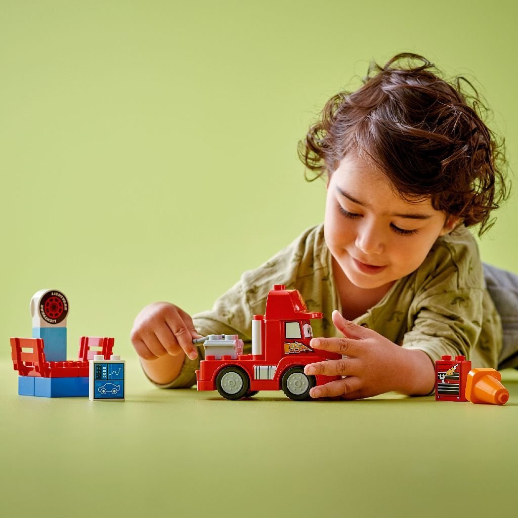 Lego duplo 10417 mack at the race