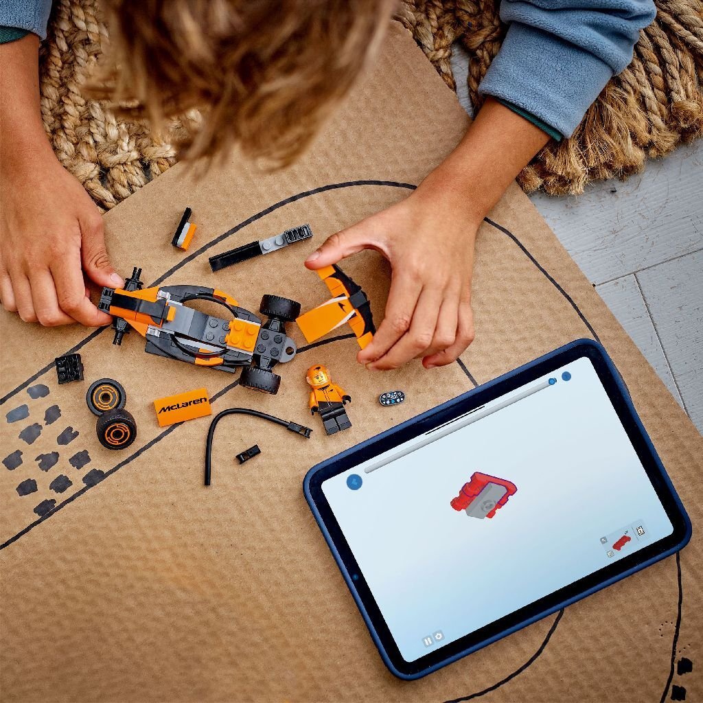 Lego city 60442 f1 driver with mclaren racing car