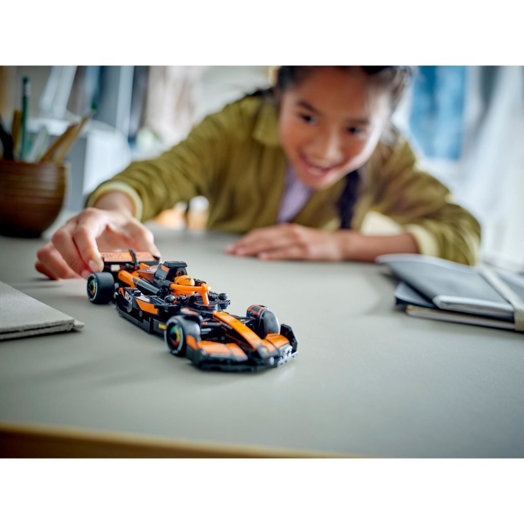 LEGO Speed ​​Champions 77251 McLaren F1 Team MCL38 racingbil