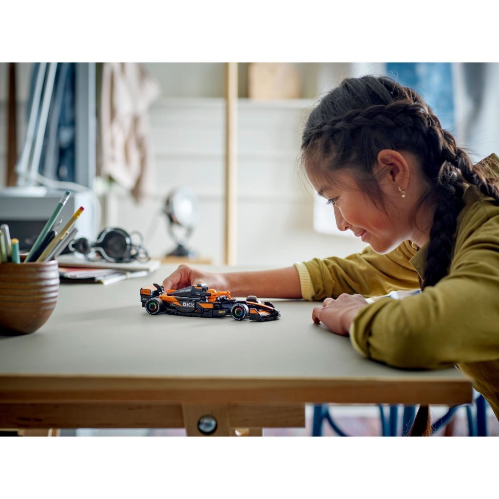 Závodní vůz Lego speed champions 77251 mclaren f1 team mcl38