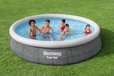 Bestway Pool je nastavljen okoli 366x76 cm