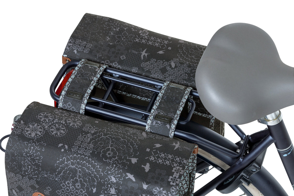 Basil Bohème Double Bicycle Bag - Black - 35L - Vand -repellent - Kunstindlæringsdetaljer