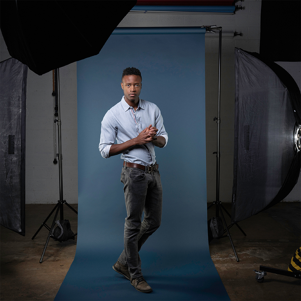 Kiváló háttérpapír 01 mélykék 1,35 x 11 m