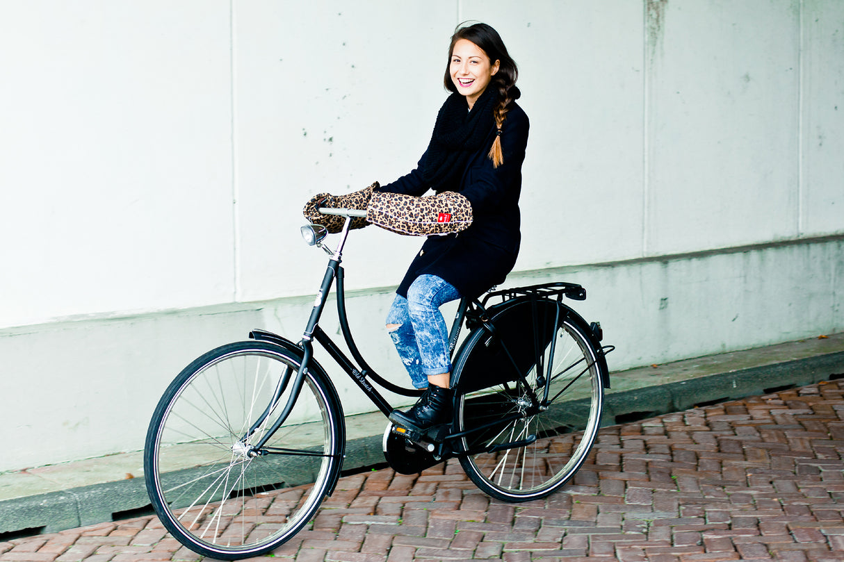 Wobs hand muff specials leopard