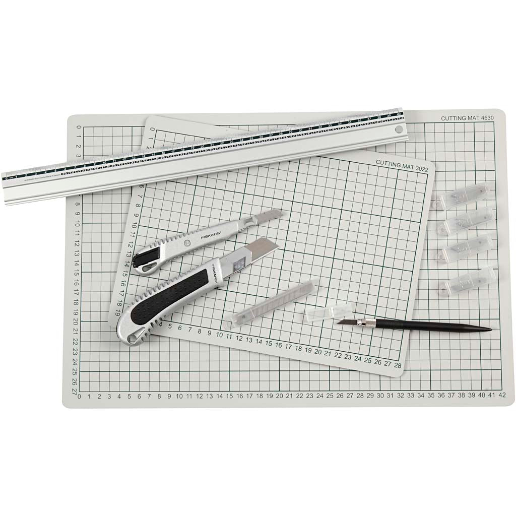 Cut mat rubber with grid lines, 30x45cm