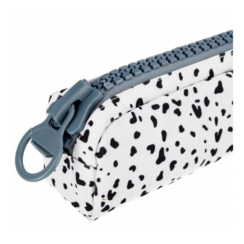Etui met zwarte stippen
