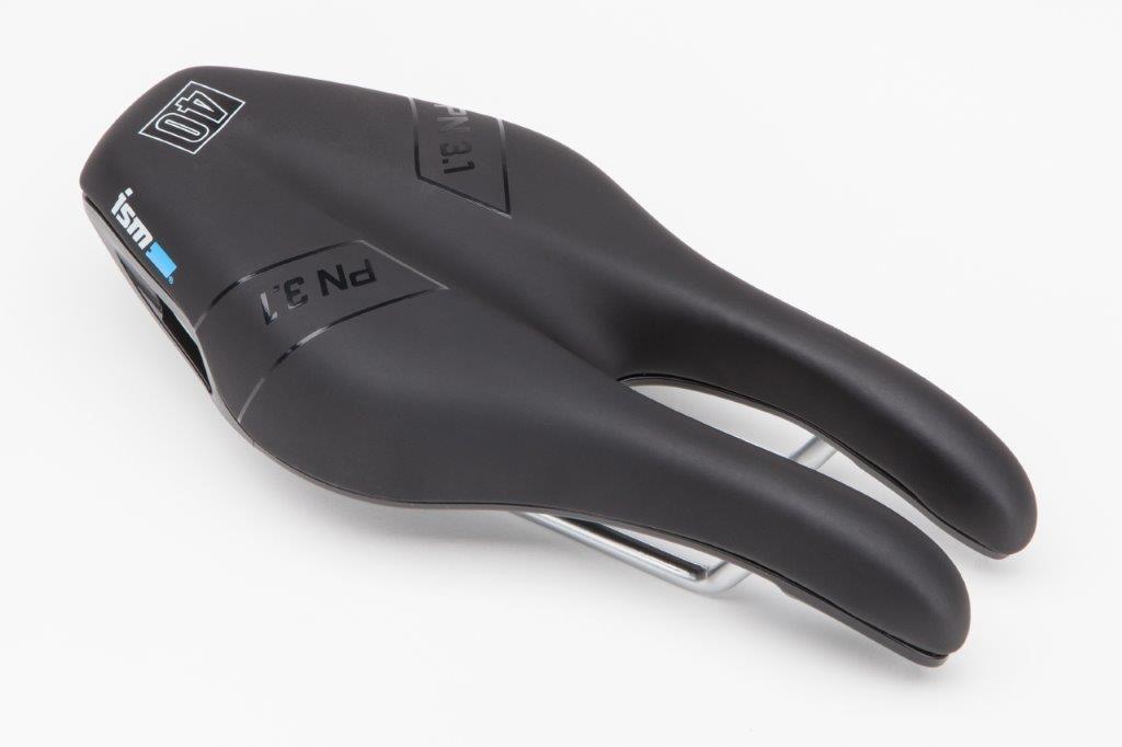 Em colaboração com a Saddle em colaboração com o desempenho do PN3.1 estreito