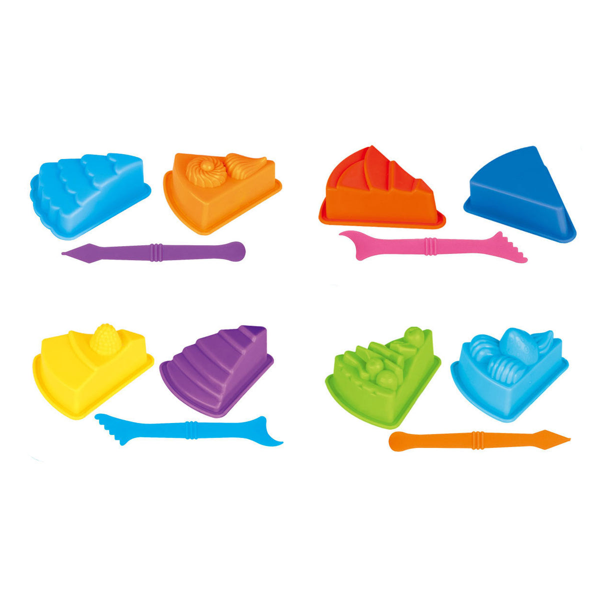 Play sand with 2 cake slices