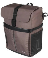 Basil fietsschoudertas move mik hooks bruin met helmvak |15l