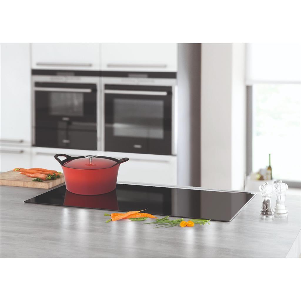 Cuisinox vulkan iz litega železa ponv 24 cm rdeča