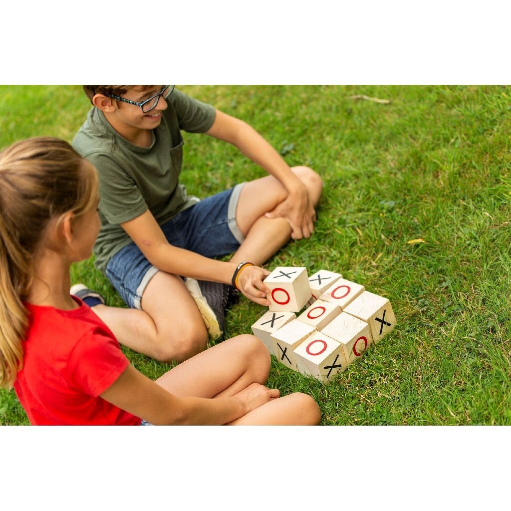 Outdoor play wooden tic tac toe