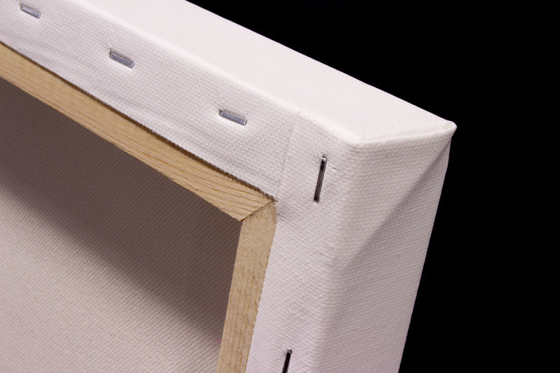 Kangaro K-820011 3D canvas 40x50cm, 380g, 100% cotton. 3 coats of gesso primer, with 8 wooden wedges.