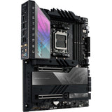 Asus Rog Crosshair X670E Held