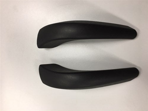 Qibbel armrest set behind black