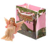 Bloemen fee tuinfee in een mini cadeautasje