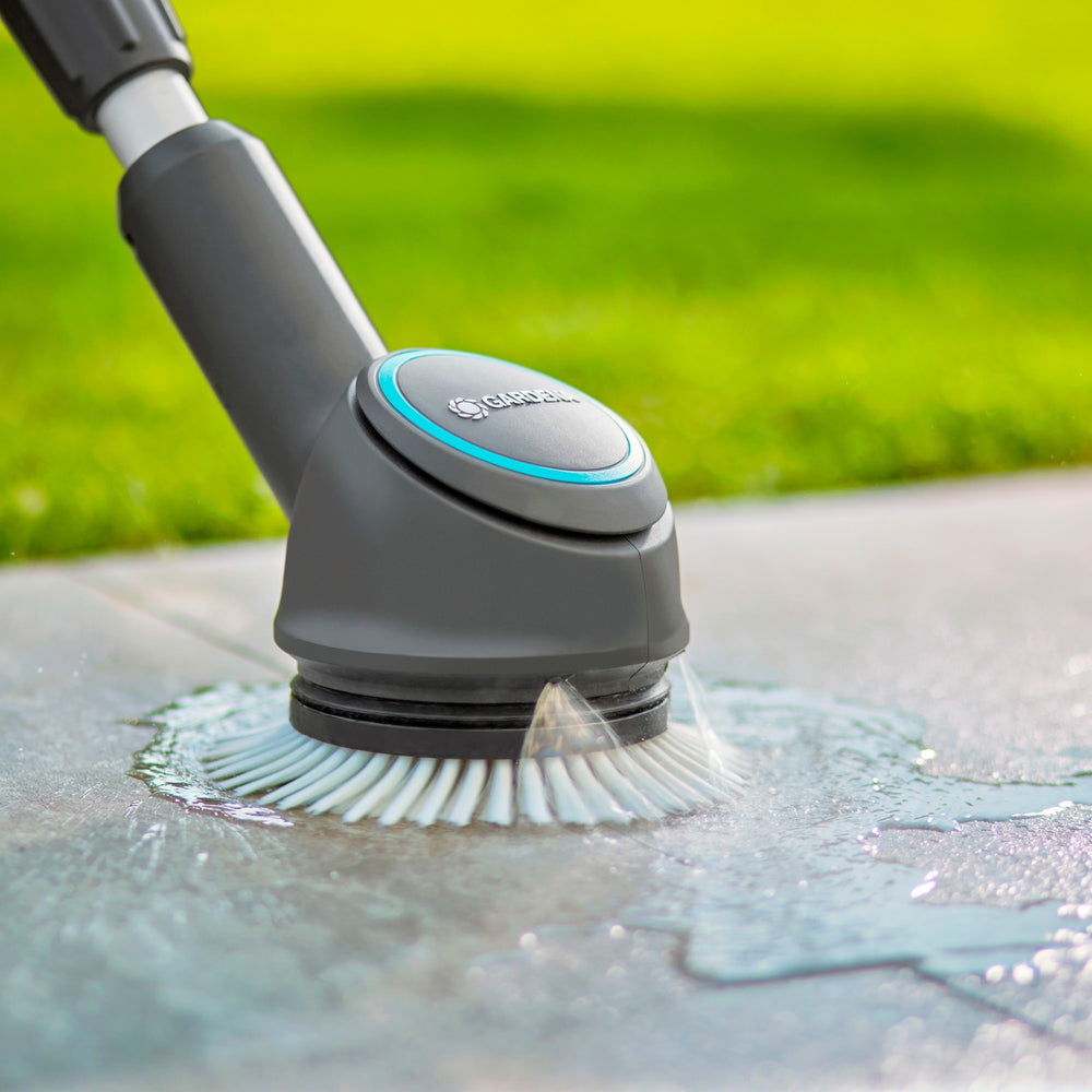Ceangaltán GARDENA AquaBrush le scuab diosca, don Aqu