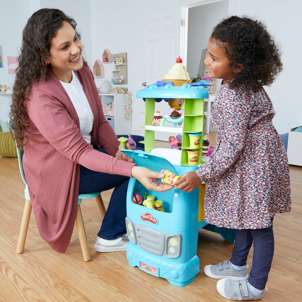 Hasbro Ultimate Ice Cream Truck Play Set