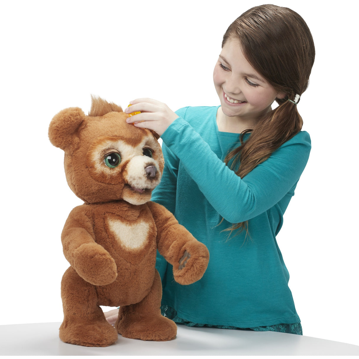 Hasbro Furreal Cuby De Beer Interactive hug