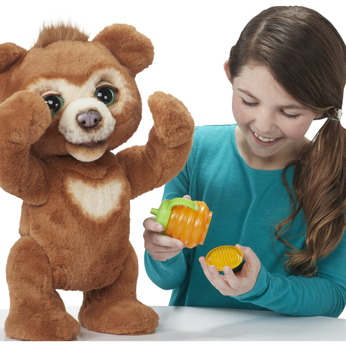 Hasbro Furreal Cuby De Beer Interactive hug