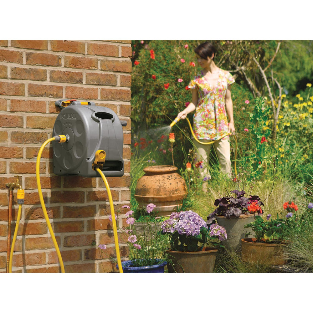 Hozelock 2415 Kompakt geschlossene Rolle 2 in 1