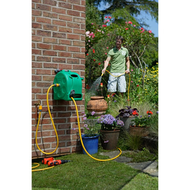 Hozelock 2415 Kompakt geschlossene Rolle 2 in 1