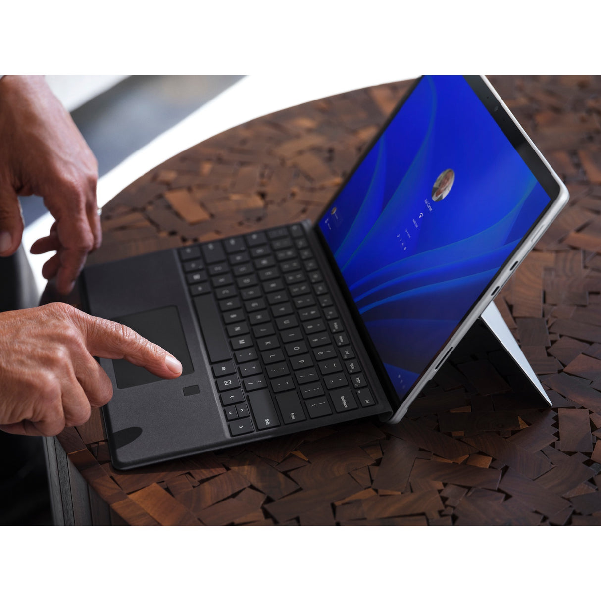 Microsoft Surface Signature -Tastatur mit Fingerabdrucklez