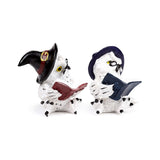 Stara modra čarobna sova je brala čarovniške knjige