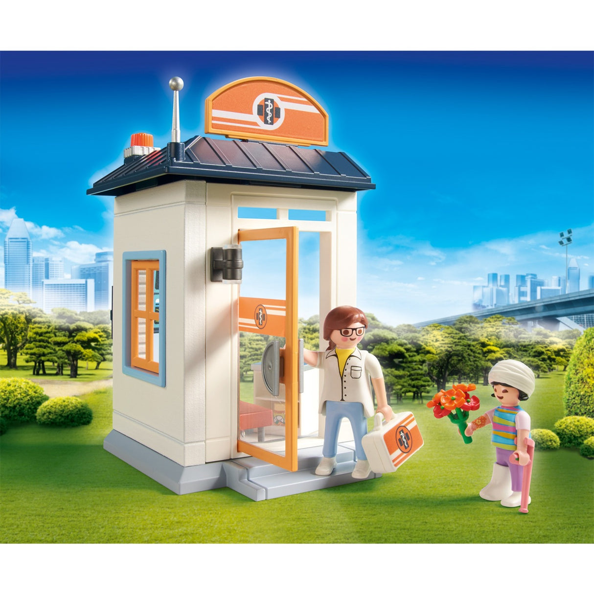 Playmobil City Life Starter Set Pediatr 70818
