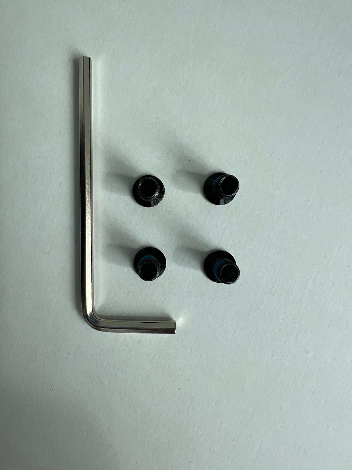 Pro-Mounts 4 Steering column Screws + Allen Xiaomi Ninebot