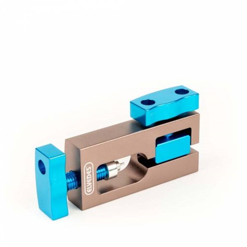 Press elvedes for hydraulic pipes