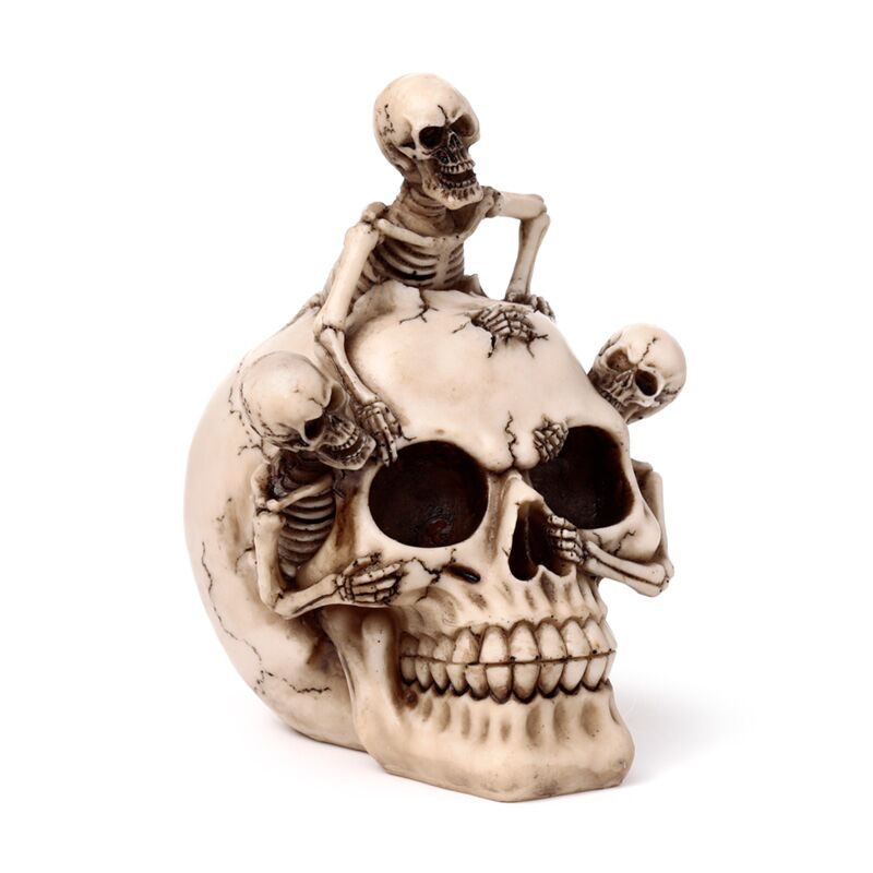 Calavera con esqueletos agrietados